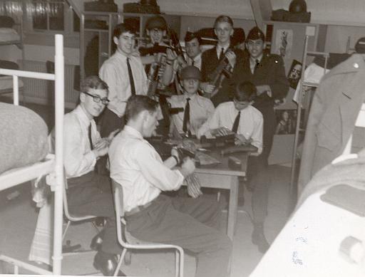 1965-11 m op lks -kaderschool2.jpg